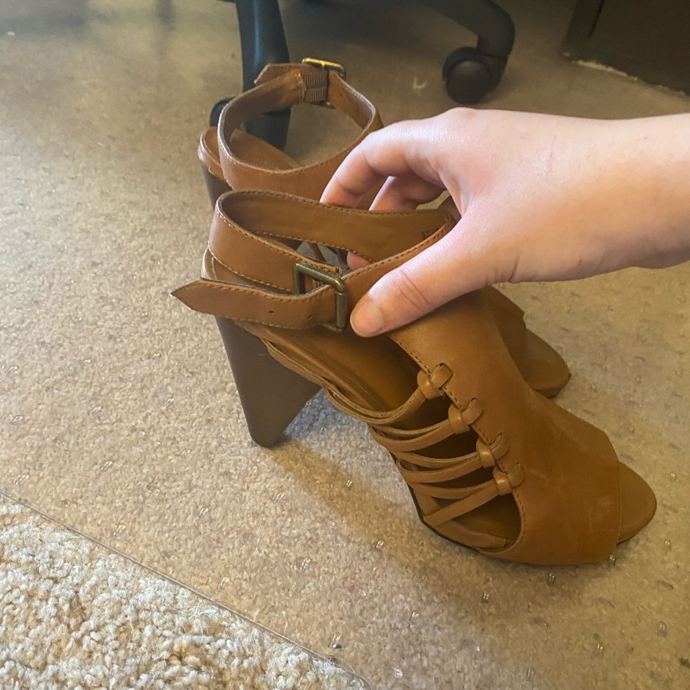 Brown short treasure and bond heels